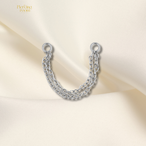 Double Layer Piercing Chain in zilverkleurig chirurgisch staal. Twee lagen ketting, geschikt voor click rings, studs en piercingstaafjes tot 1,6 mm.